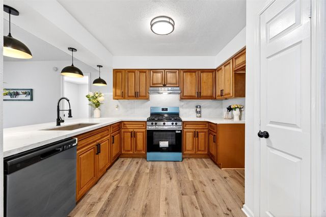8618 Van Hut Lane, Houston, TX 77044