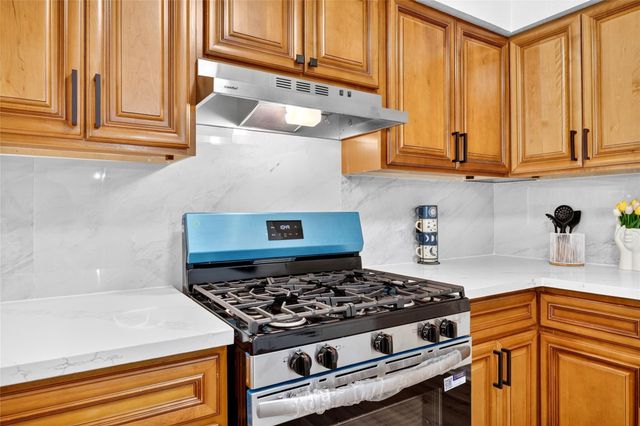 8618 Van Hut Lane, Houston, TX 77044