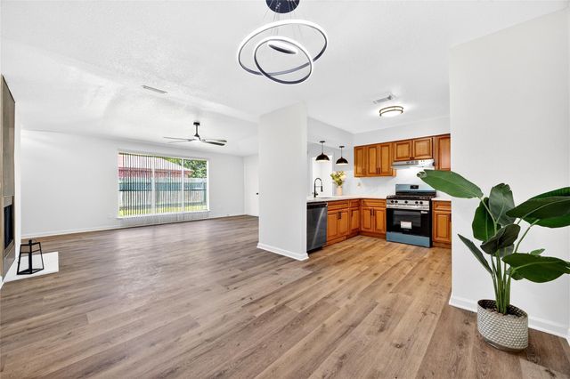 8618 Van Hut Lane, Houston, TX 77044