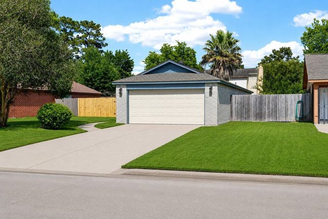 8618 Van Hut Lane, Houston, TX 77044
