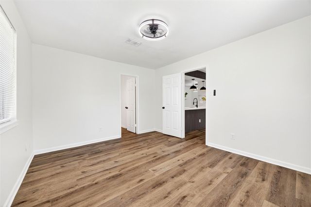 8618 Van Hut Lane, Houston, TX 77044