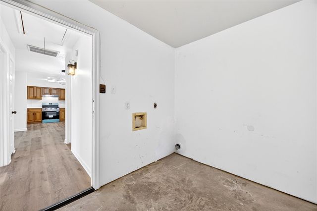 8618 Van Hut Lane, Houston, TX 77044