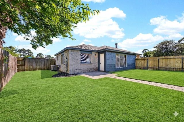 8618 Van Hut Lane, Houston, TX 77044