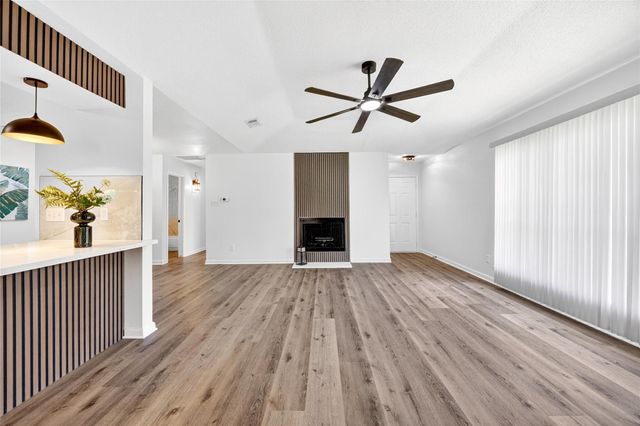 8618 Van Hut Lane, Houston, TX 77044