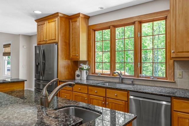 160 Quail Run, Marshfield, MA 02050