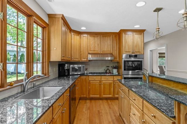 160 Quail Run, Marshfield, MA 02050