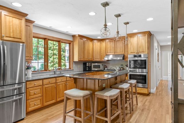 160 Quail Run, Marshfield, MA 02050