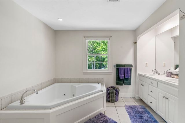 160 Quail Run, Marshfield, MA 02050