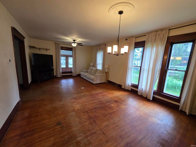 9914 E Jackson Street, Selma, IN 47383