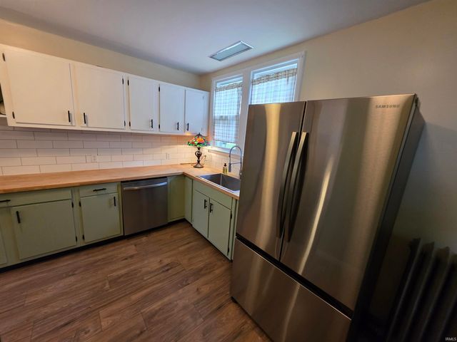 9914 E Jackson Street, Selma, IN 47383