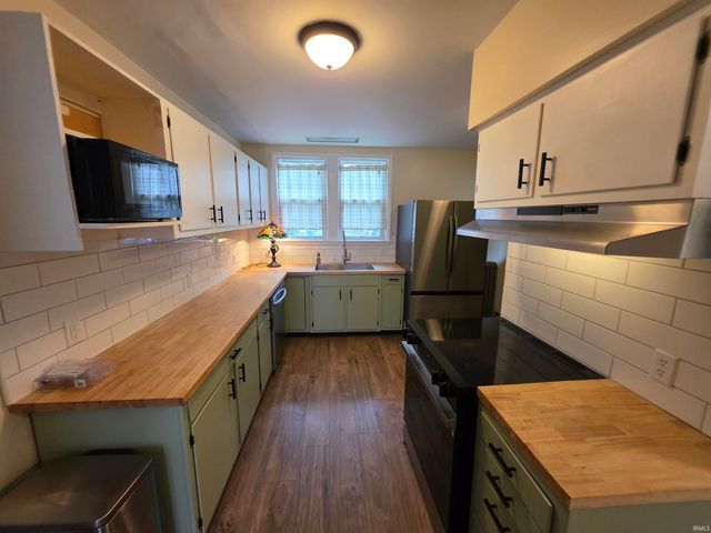 9914 E Jackson Street, Selma, IN 47383