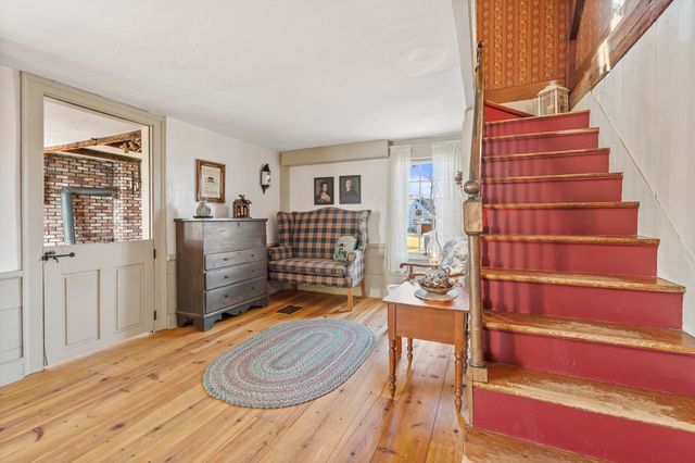 392 High Street, Candia, NH 03034