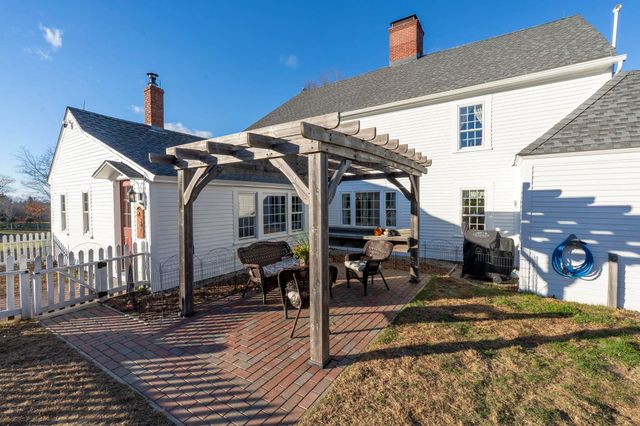 392 High Street, Candia, NH 03034