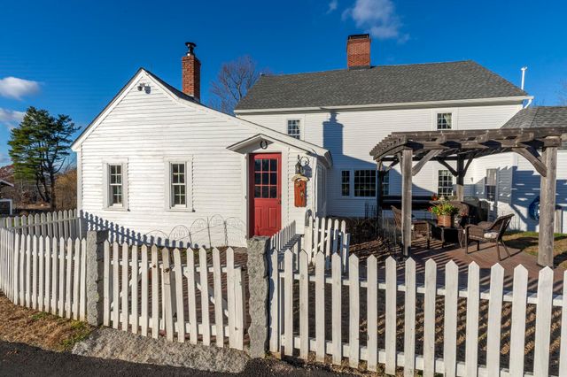 392 High Street, Candia, NH 03034