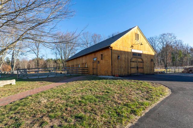 392 High Street, Candia, NH 03034