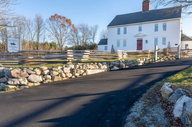 392 High Street, Candia, NH 03034