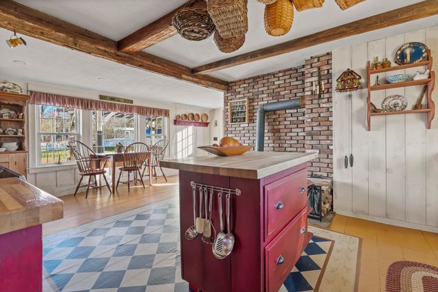 392 High Street, Candia, NH 03034