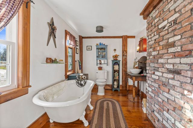 392 High Street, Candia, NH 03034