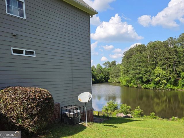 3932 Misty Lake, Ellenwood, GA 30294