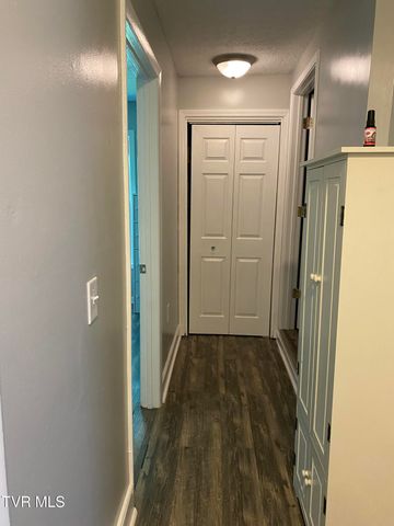 2426 Old Lewis Road, Johnson City, TN 37601