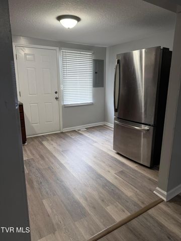 2426 Old Lewis Road, Johnson City, TN 37601