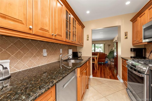 2189 Jerusalem Avenue, Merrick, NY 11566