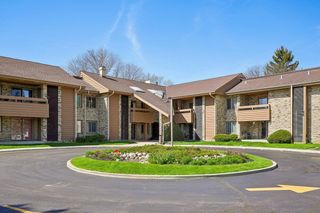 2101 W Good Hope ROAD #210, Glendale, WI 53209