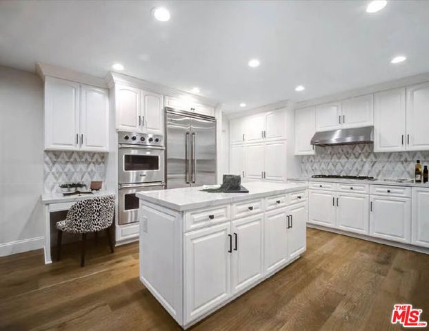 4732 Del Moreno Drive, Woodland Hills (los Angeles), CA 91364