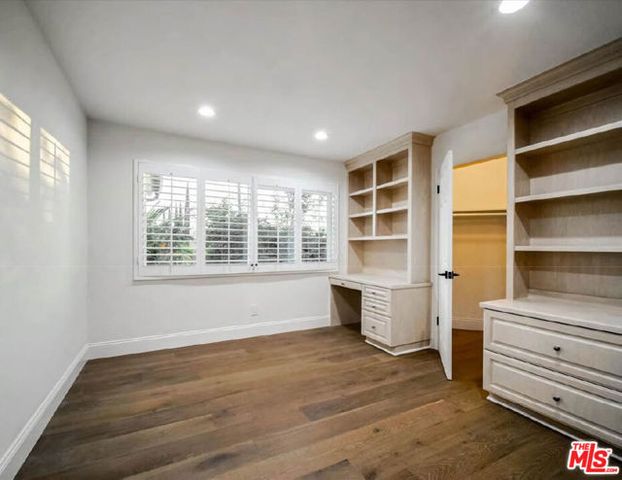 4732 Del Moreno Drive, Woodland Hills (los Angeles), CA 91364