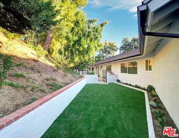 4732 Del Moreno Drive, Woodland Hills (los Angeles), CA 91364