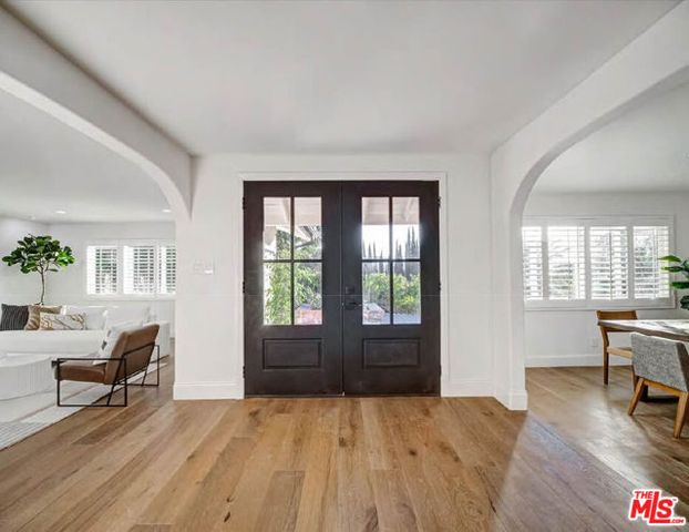 4732 Del Moreno Drive, Woodland Hills (los Angeles), CA 91364