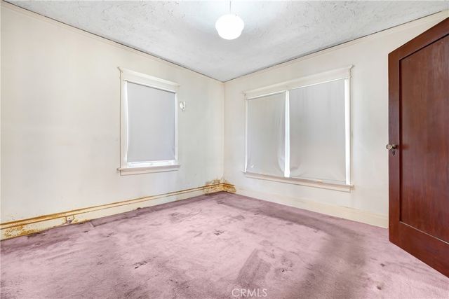 4239 South Raymond Avenue, Los Angeles, CA 90037