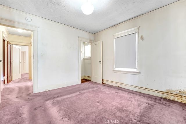 4239 South Raymond Avenue, Los Angeles, CA 90037