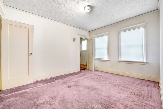 4239 South Raymond Avenue, Los Angeles, CA 90037