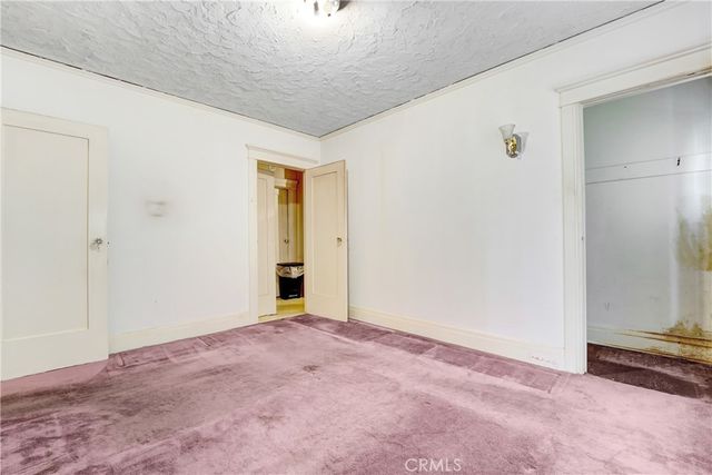 4239 South Raymond Avenue, Los Angeles, CA 90037