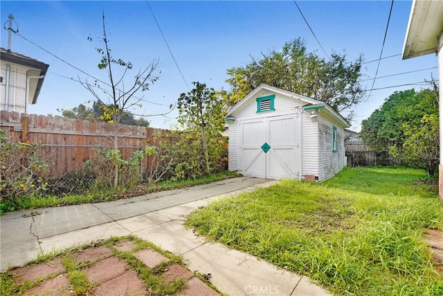 4239 South Raymond Avenue, Los Angeles, CA 90037