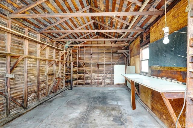 4239 South Raymond Avenue, Los Angeles, CA 90037