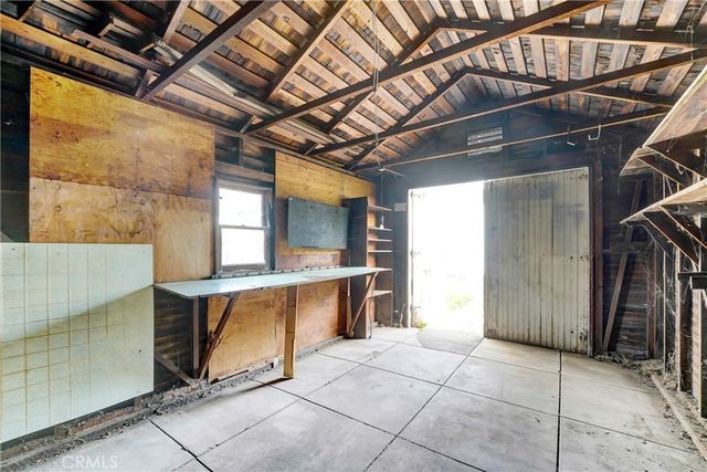 4239 South Raymond Avenue, Los Angeles, CA 90037