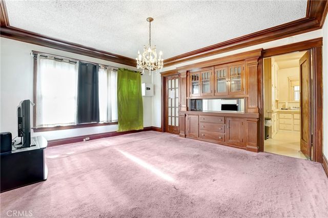 4239 South Raymond Avenue, Los Angeles, CA 90037