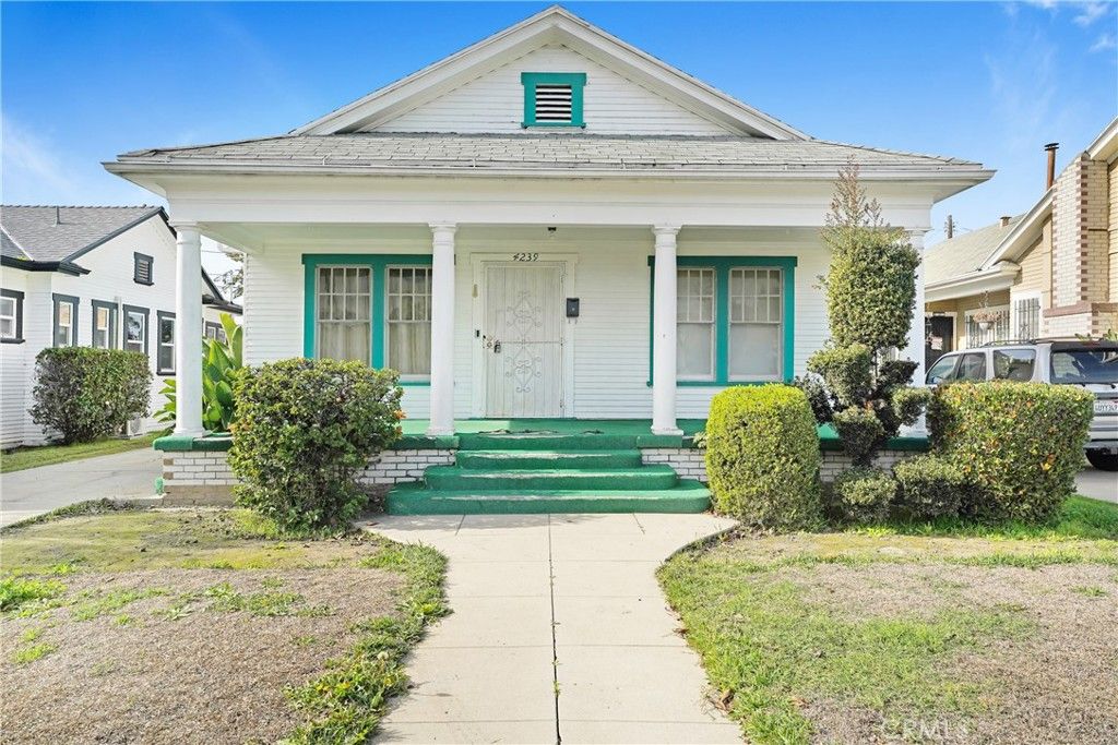 4239 South Raymond Avenue, Los Angeles, CA 90037