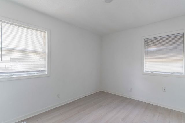 1521 E Del Mar St, Wichita, KS 67216