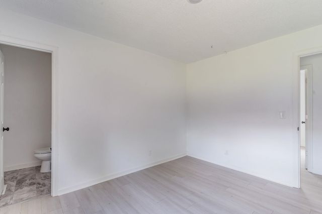 1521 E Del Mar St, Wichita, KS 67216