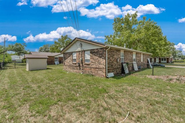 1521 E Del Mar St, Wichita, KS 67216