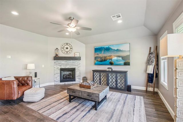 9108 NW 117th Street, Yukon, OK 73099