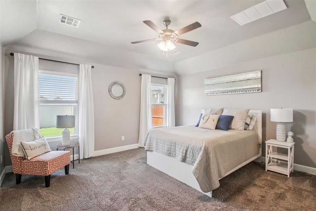 Image 14 of property listing at 9108 NW 117th Street, Yukon, OK 73099