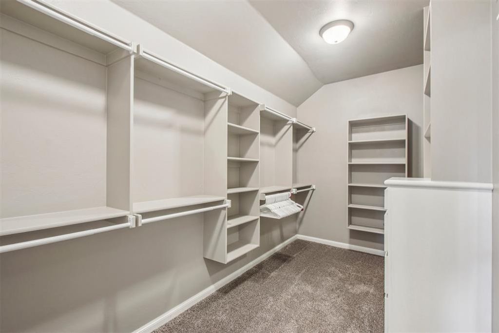 Image 19 of property listing at 9108 NW 117th Street, Yukon, OK 73099