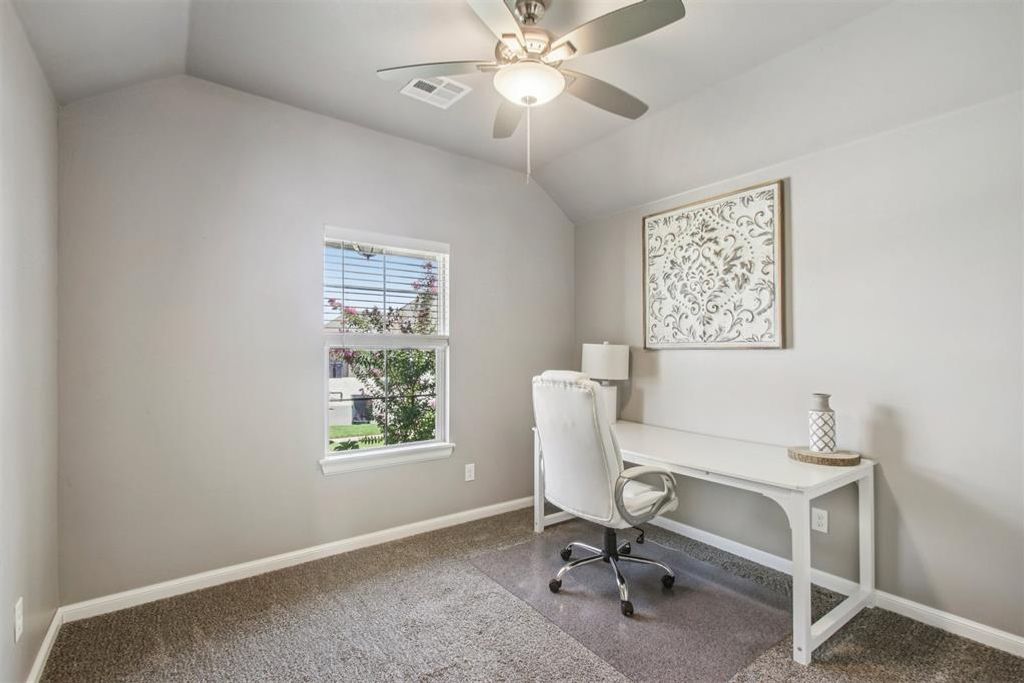 Image 24 of property listing at 9108 NW 117th Street, Yukon, OK 73099