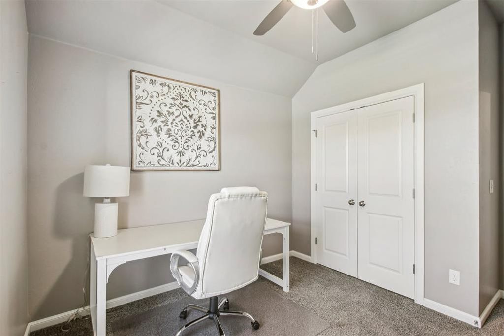 Image 25 of property listing at 9108 NW 117th Street, Yukon, OK 73099