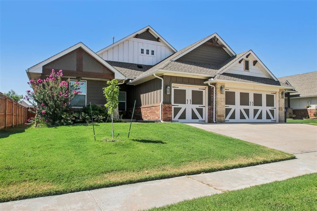 Image 4 of property listing at 9108 NW 117th Street, Yukon, OK 73099