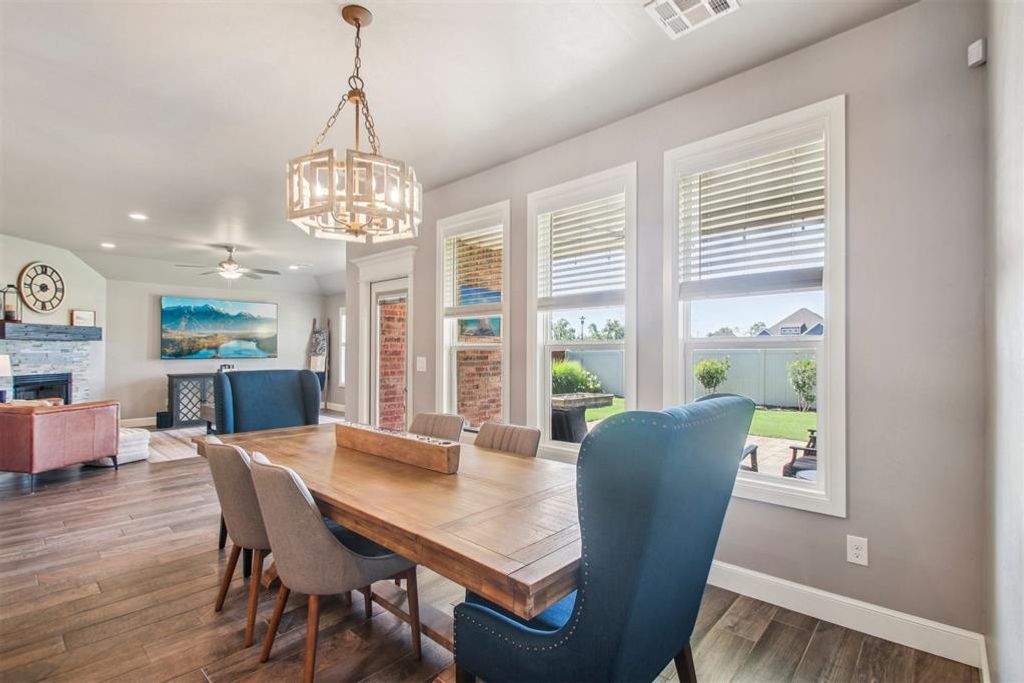 Image 9 of property listing at 9108 NW 117th Street, Yukon, OK 73099